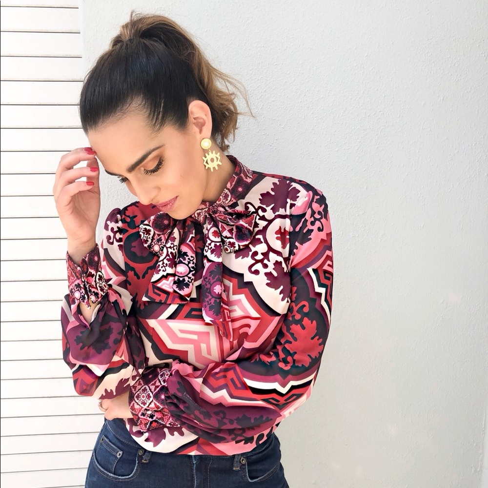 Printed long sleeve with tie detail shirt